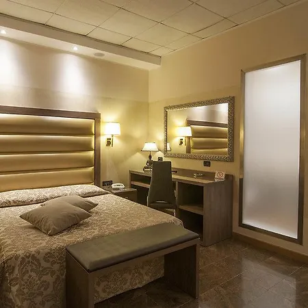 מלון Torino Wellness & 4*