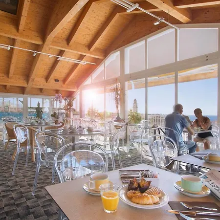 ホテル Torino Wellness & 4*