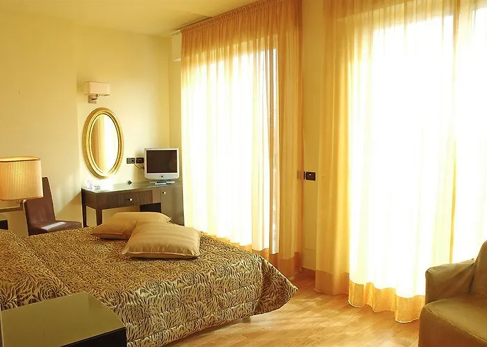 Hotell Torino Wellness & 4*